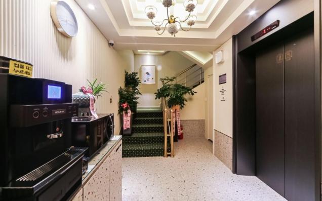 Hotel French Code