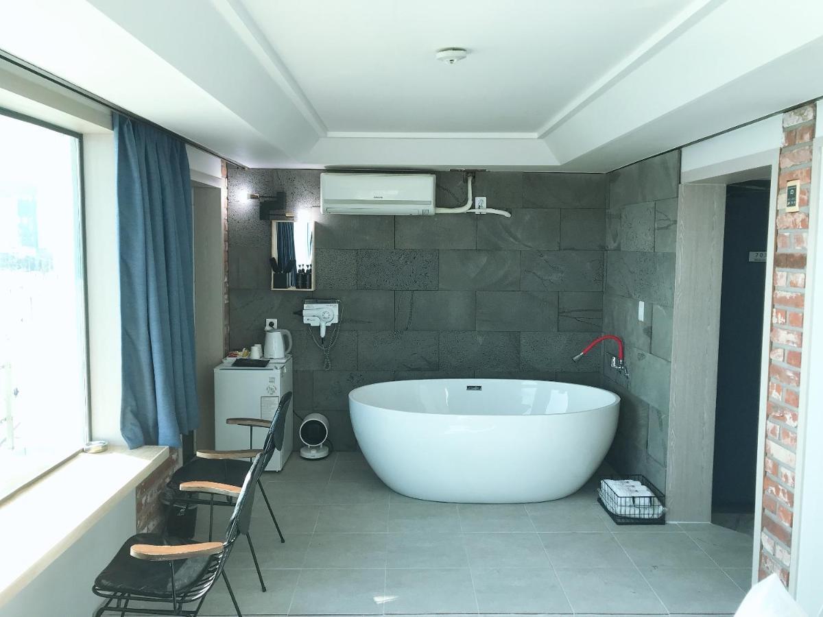 Sloth Songjeong Hotel Busan