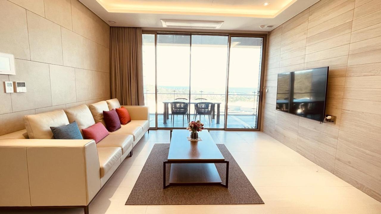 Haeundae Golf & * Busan