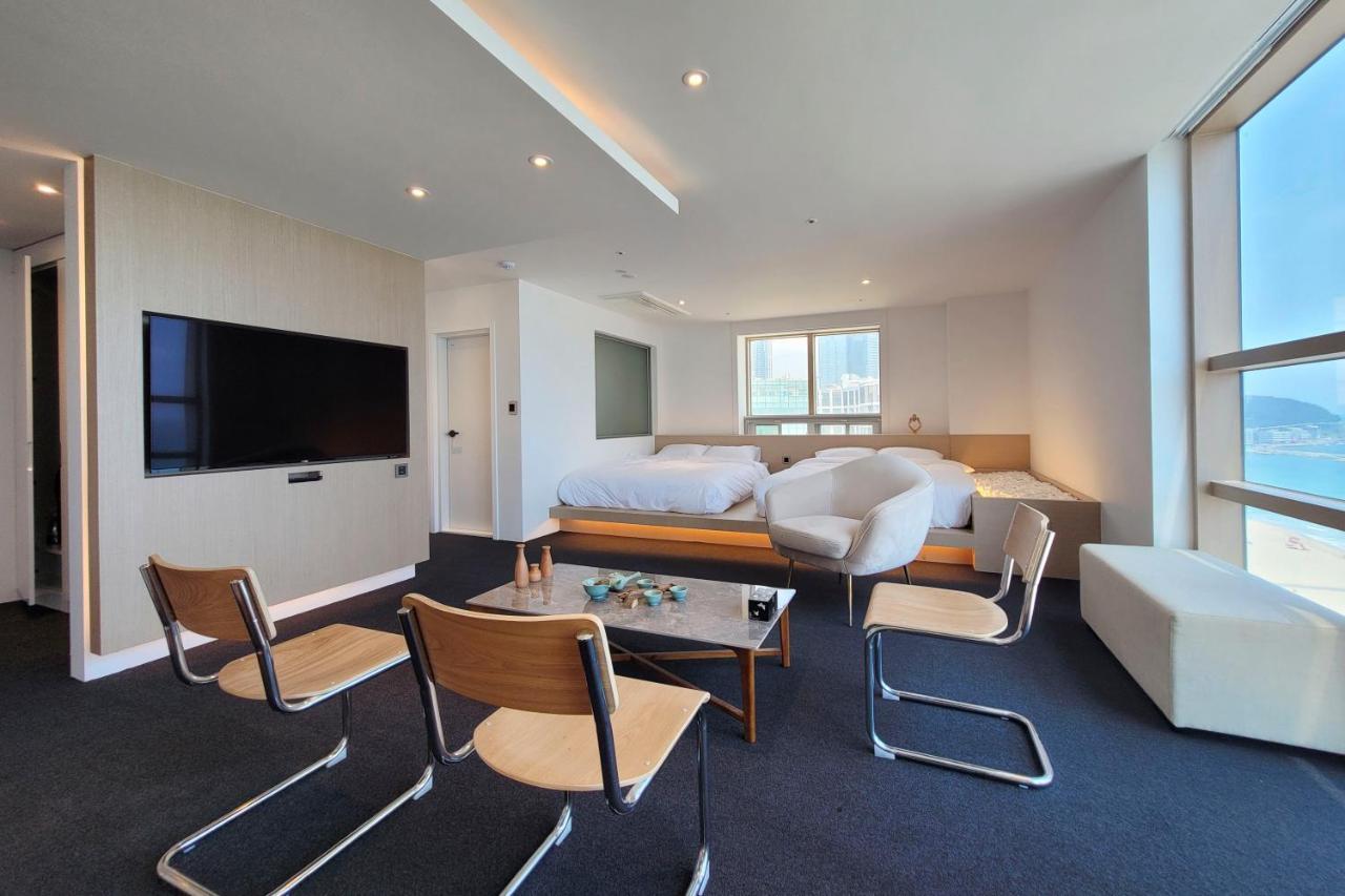 Uh Suite The Haeundae Khách sạn 3*