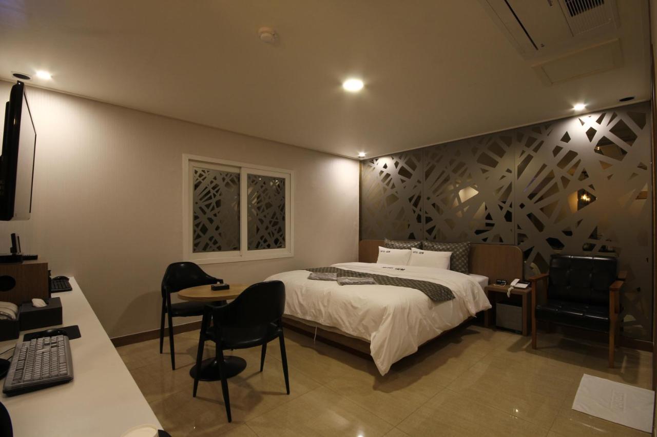 Nhà nghỉ Gem 2*