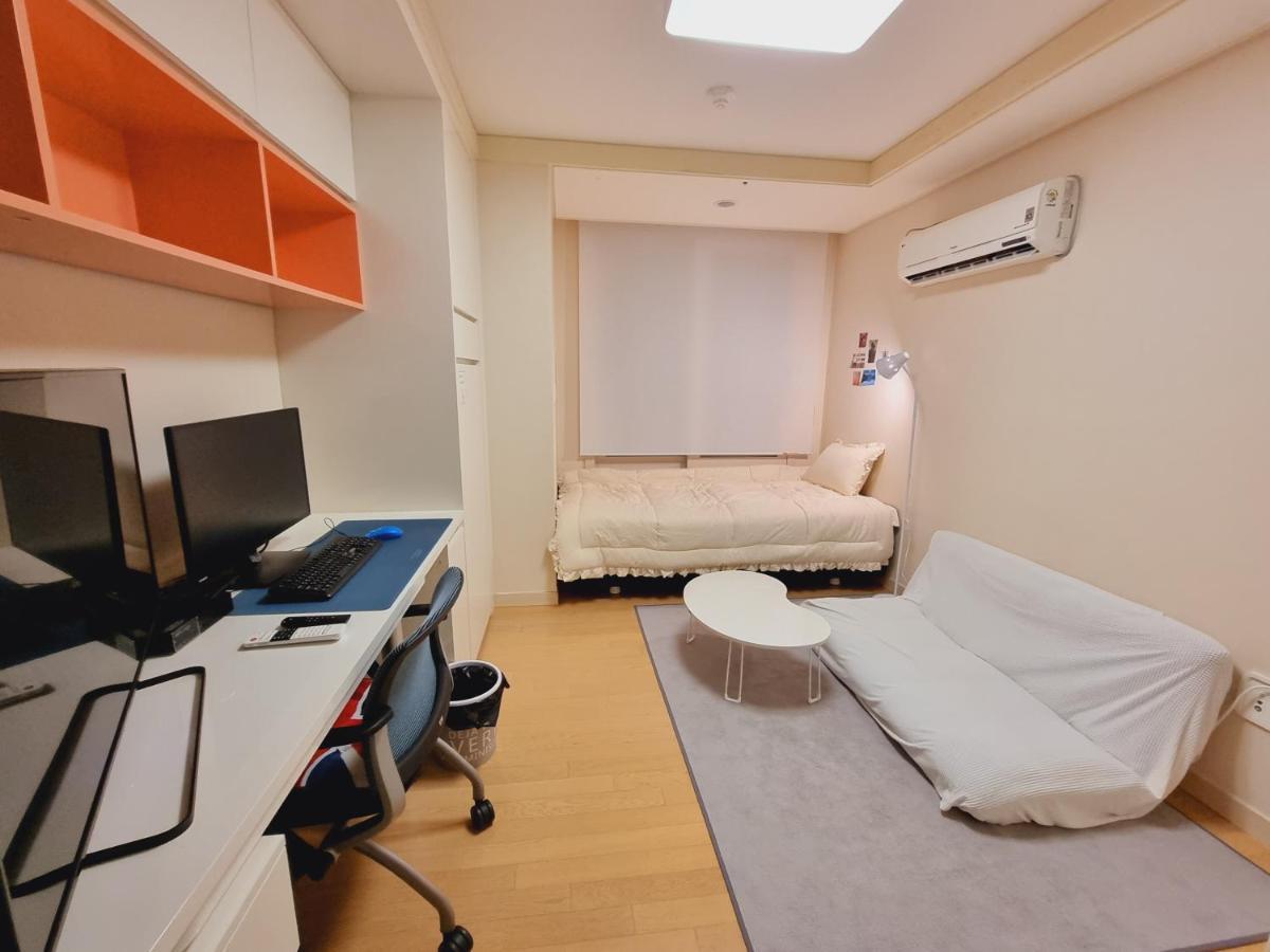 Gaming House For Long-Term Stay L 장기숙박, 자가격리 숙소를 위한 시청역 3분거리 게이밍 하우스
