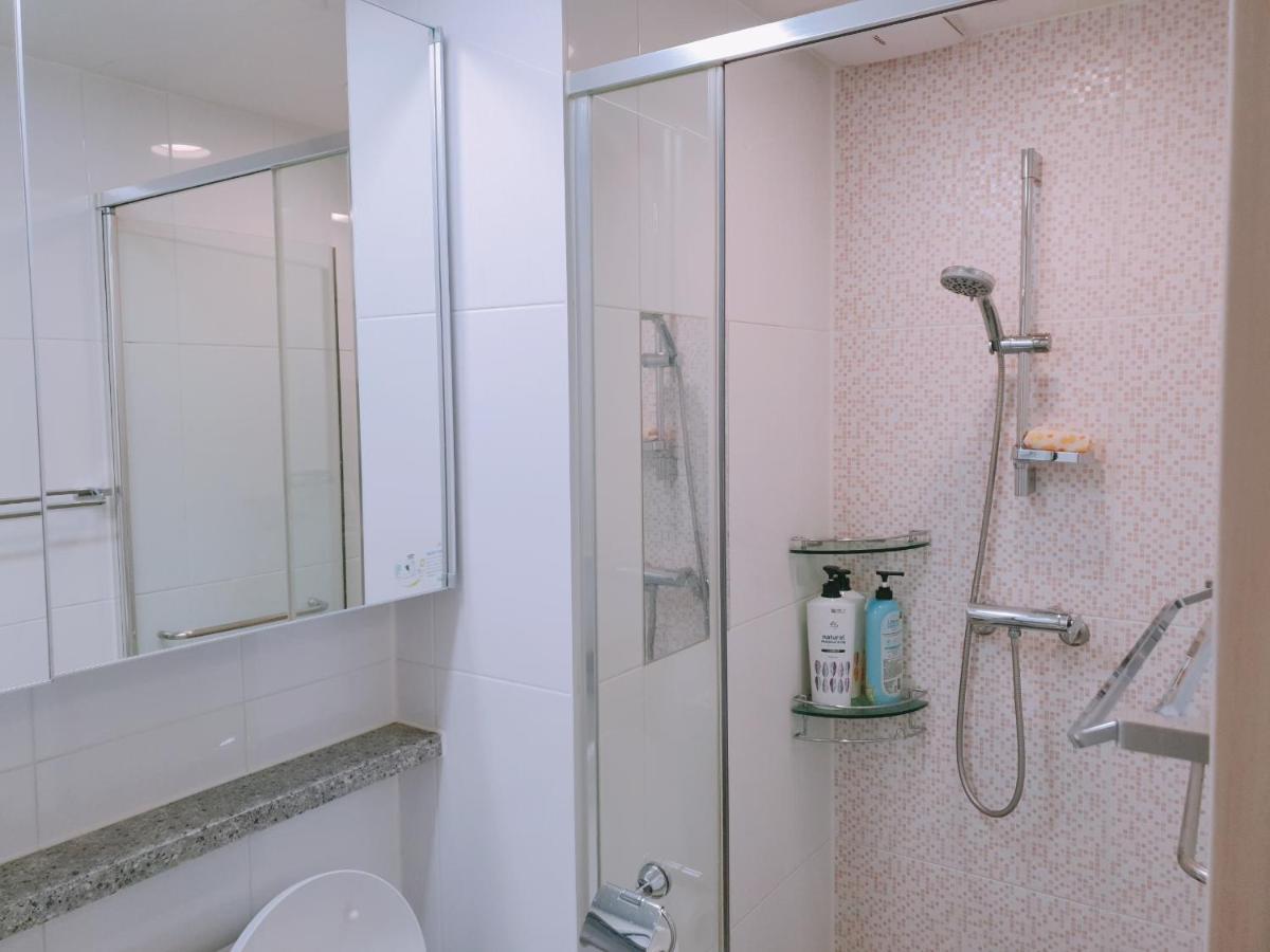 Gaming House For Long-Term Stay L 장기숙박, 자가격리 숙소를 위한 시청역 3분거리 게이밍 하우스 Apartment *