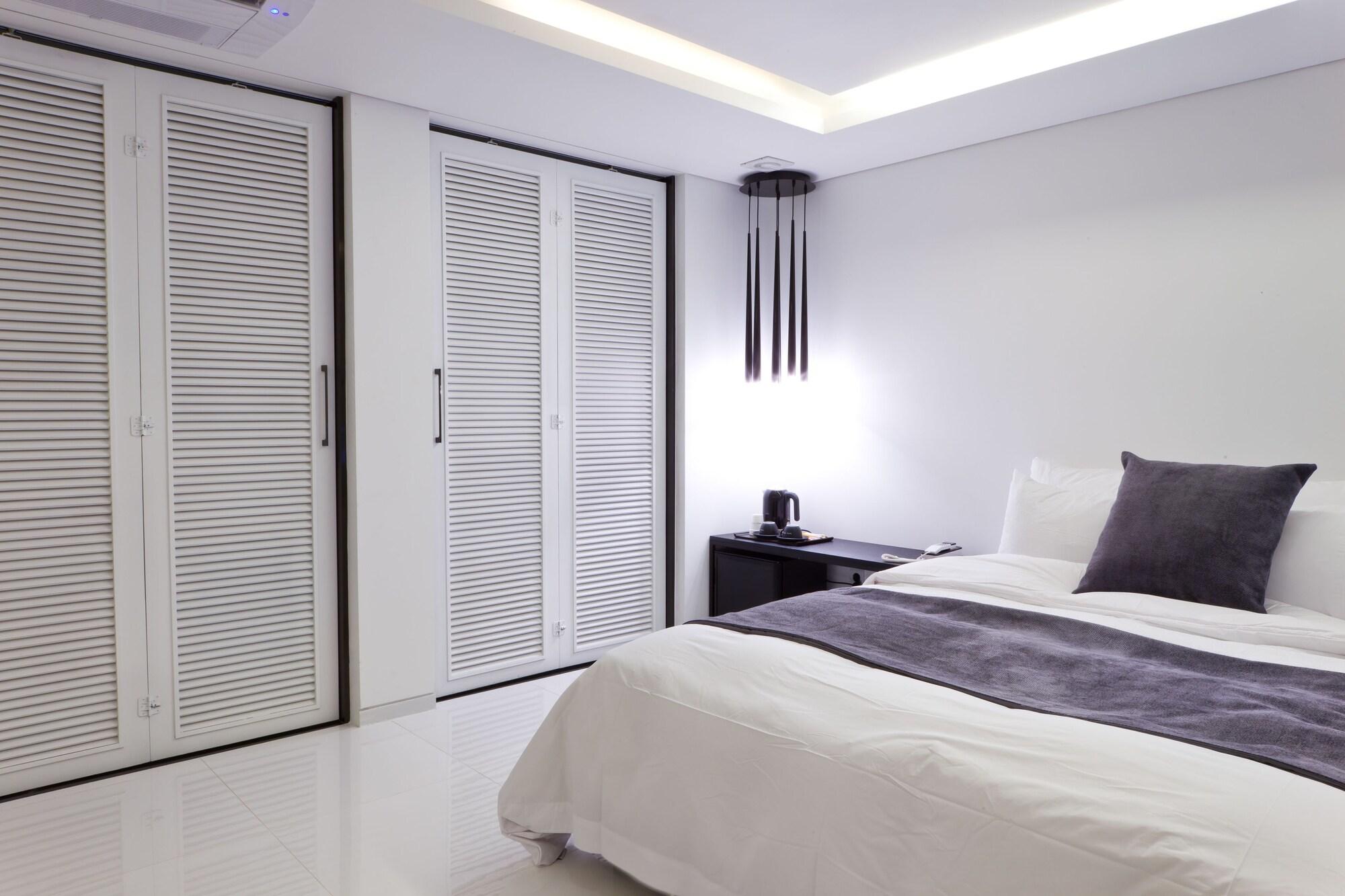 Amare 2* Busan