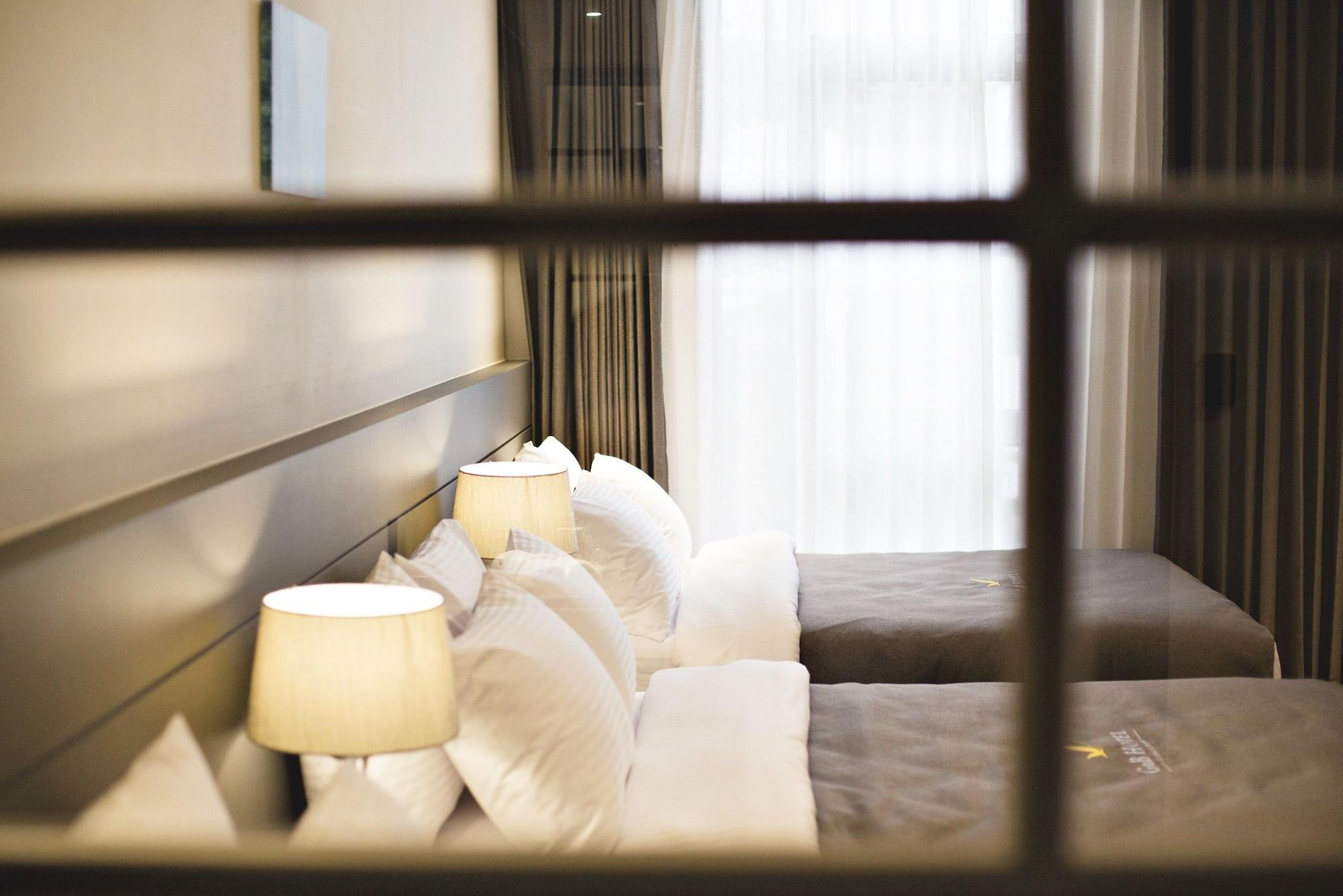 Gnb Hotel