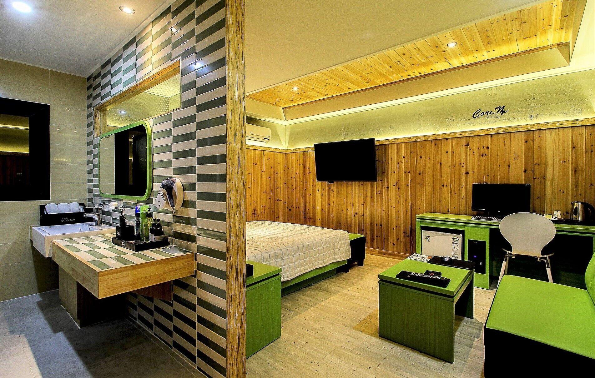 Hotel Popcorn 2*