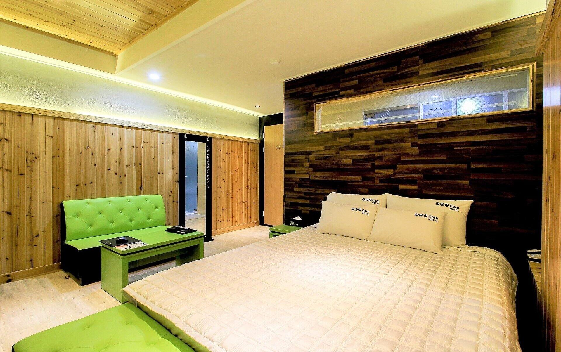 Popcorn Hotel 2*