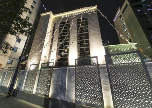 French Code Hotel