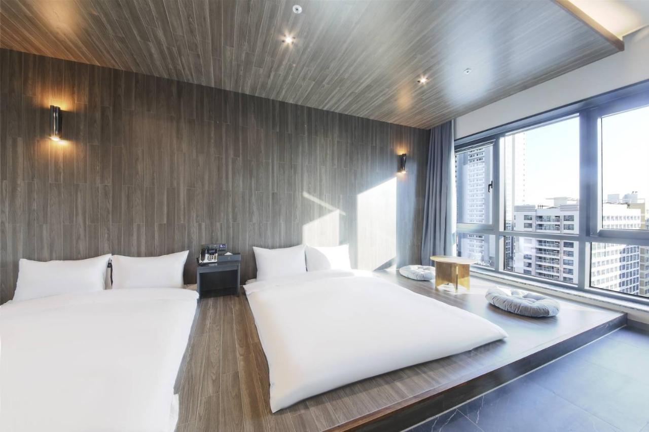 The Metro Hotel