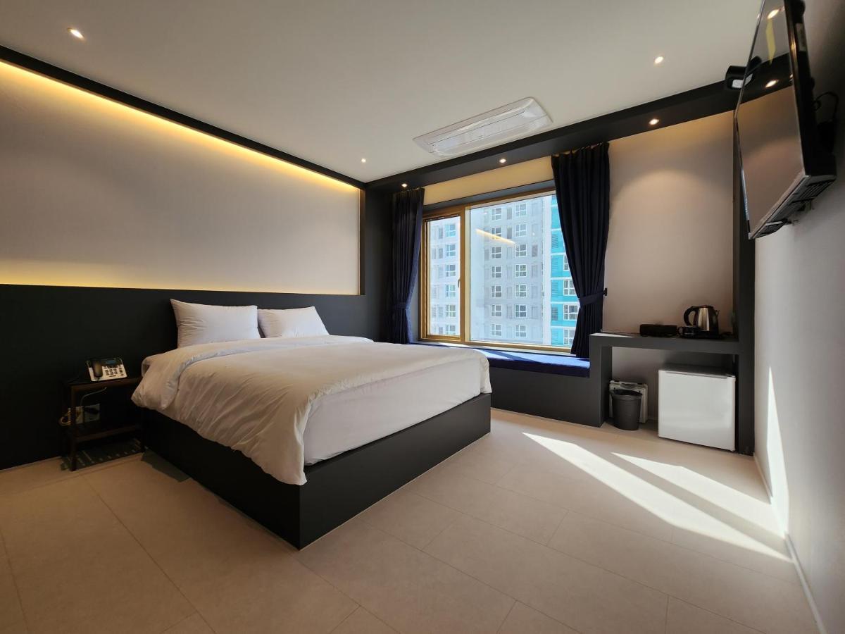 Gold Stone Hotel