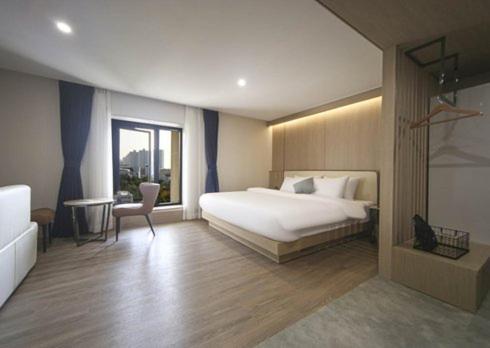 H Avenue Hwamyeong Motel *