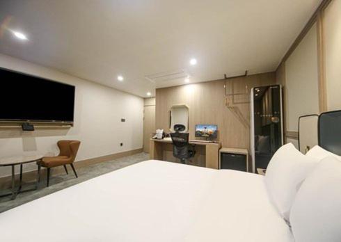 H Avenue Hwamyeong Motel Busan