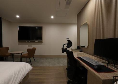 H Avenue Hwamyeong Motel