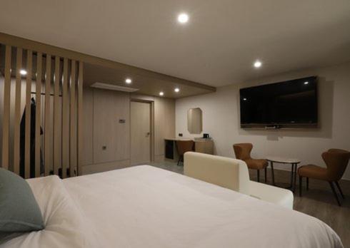 H Avenue Hwamyeong Motel