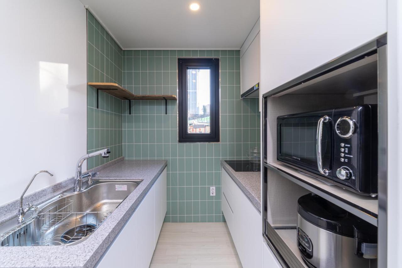 4 3 Bathrooms Whole House Nhà nghỉ Busan