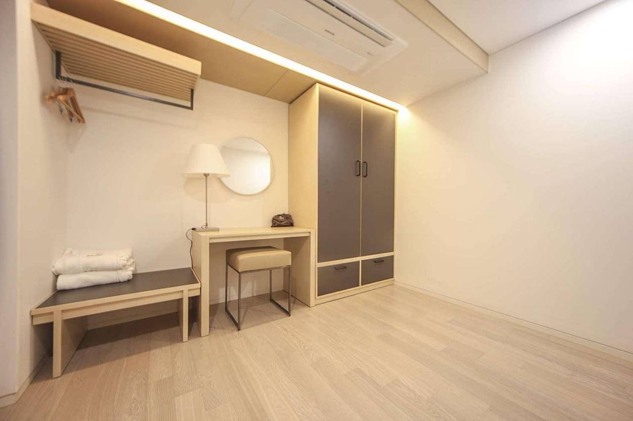 Hound Songjeong Hotel Busan