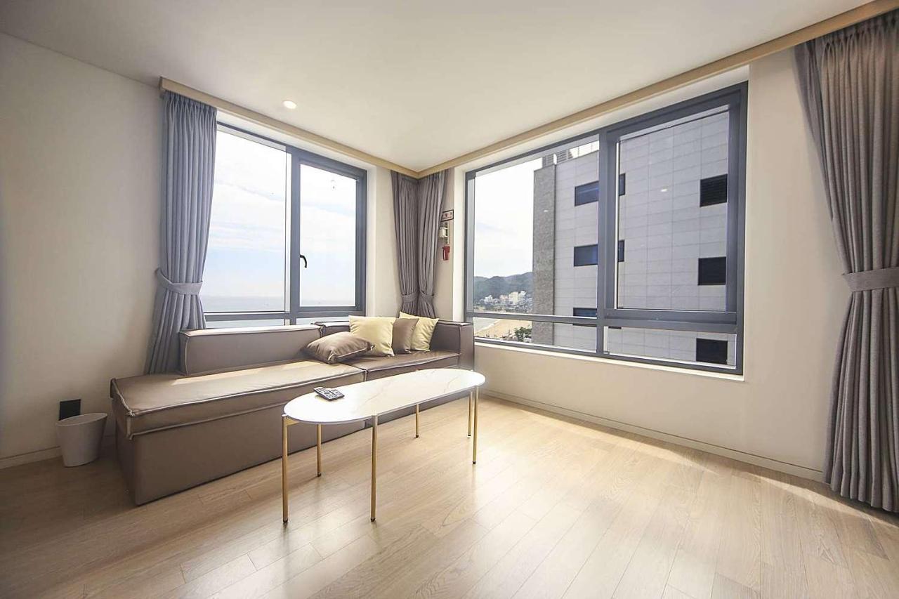 Hound Songjeong Hotel *