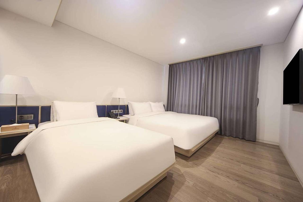 Hound Songjeong Hotel *