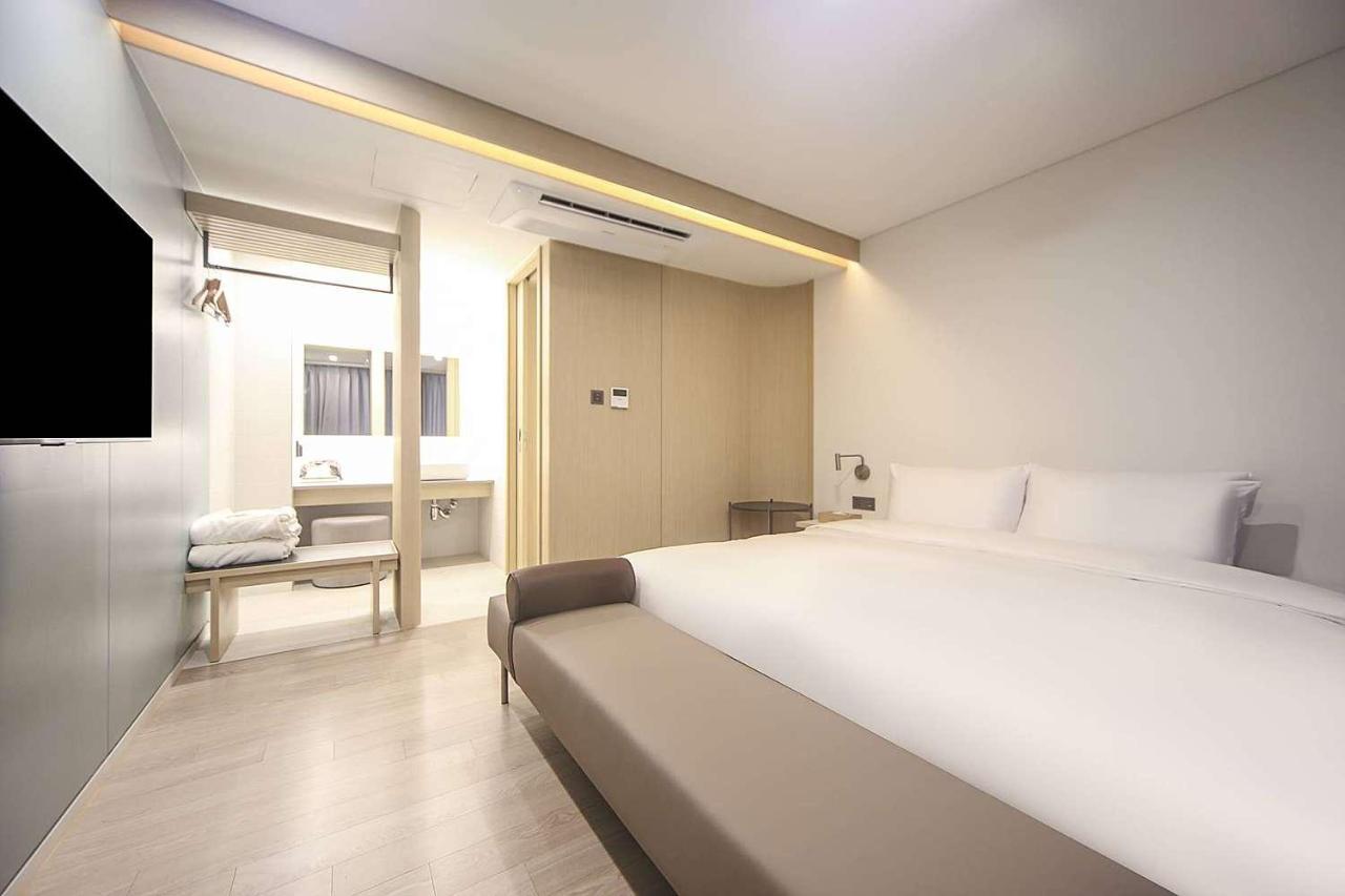 Hotel Hound Songjeong
