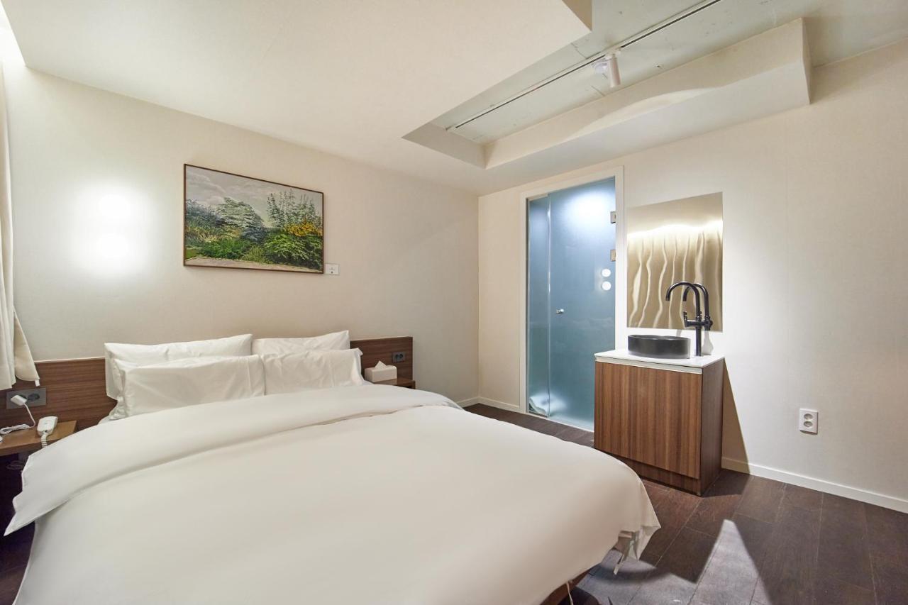Aank Nampo Hotel