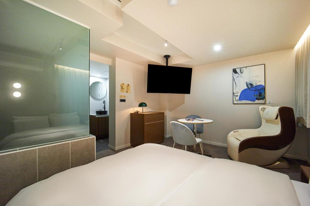 Aank Nampo Hotel