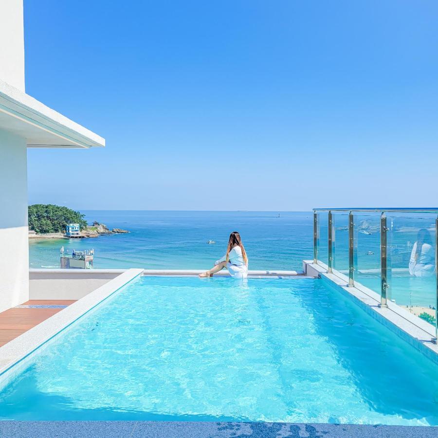 Paul Mare Pool Holiday home *