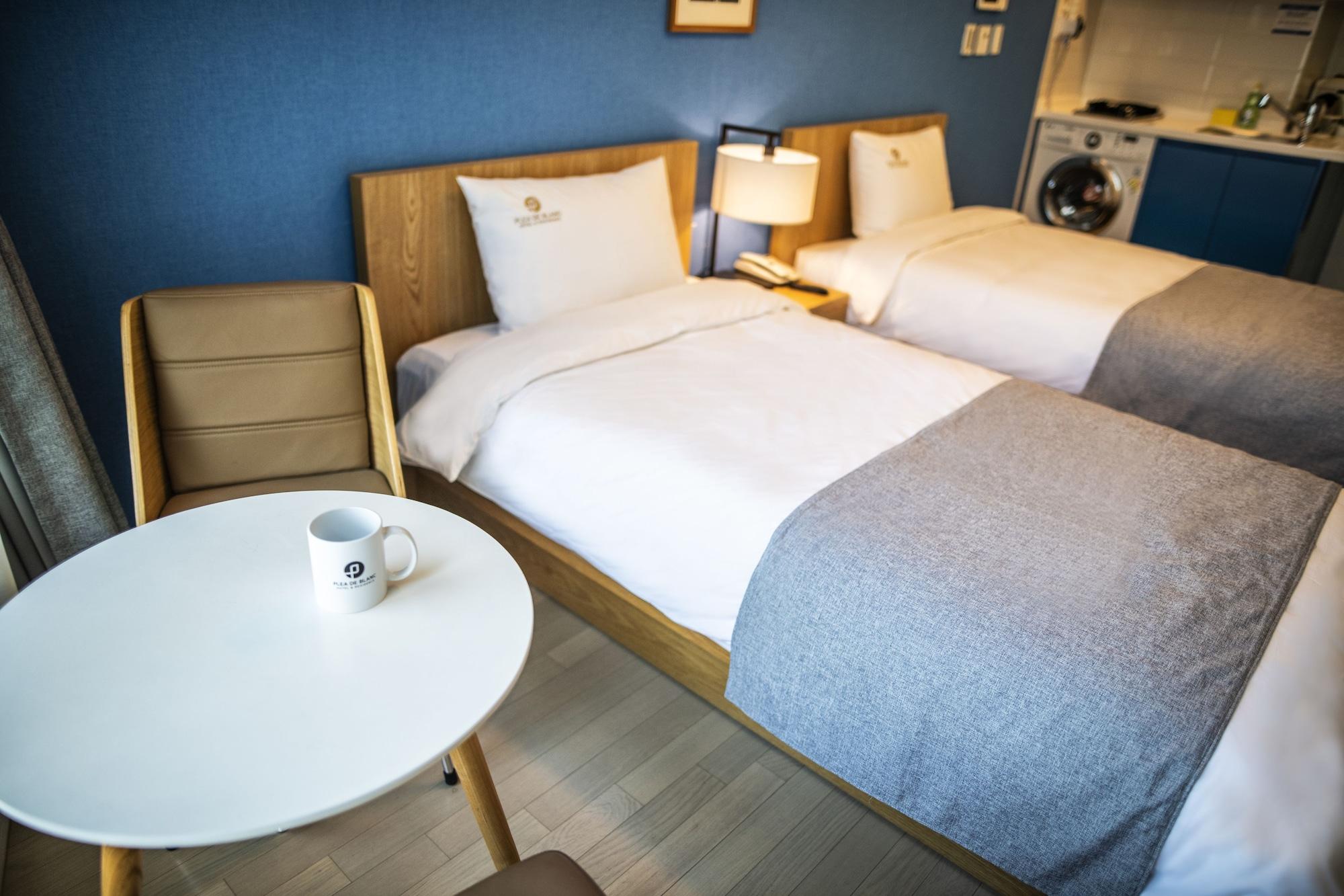 Plea De Blanc & Hotel