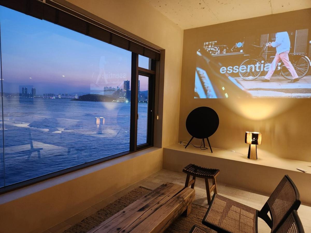 Bahay bakasyunan Banwol Poolvilla Busan