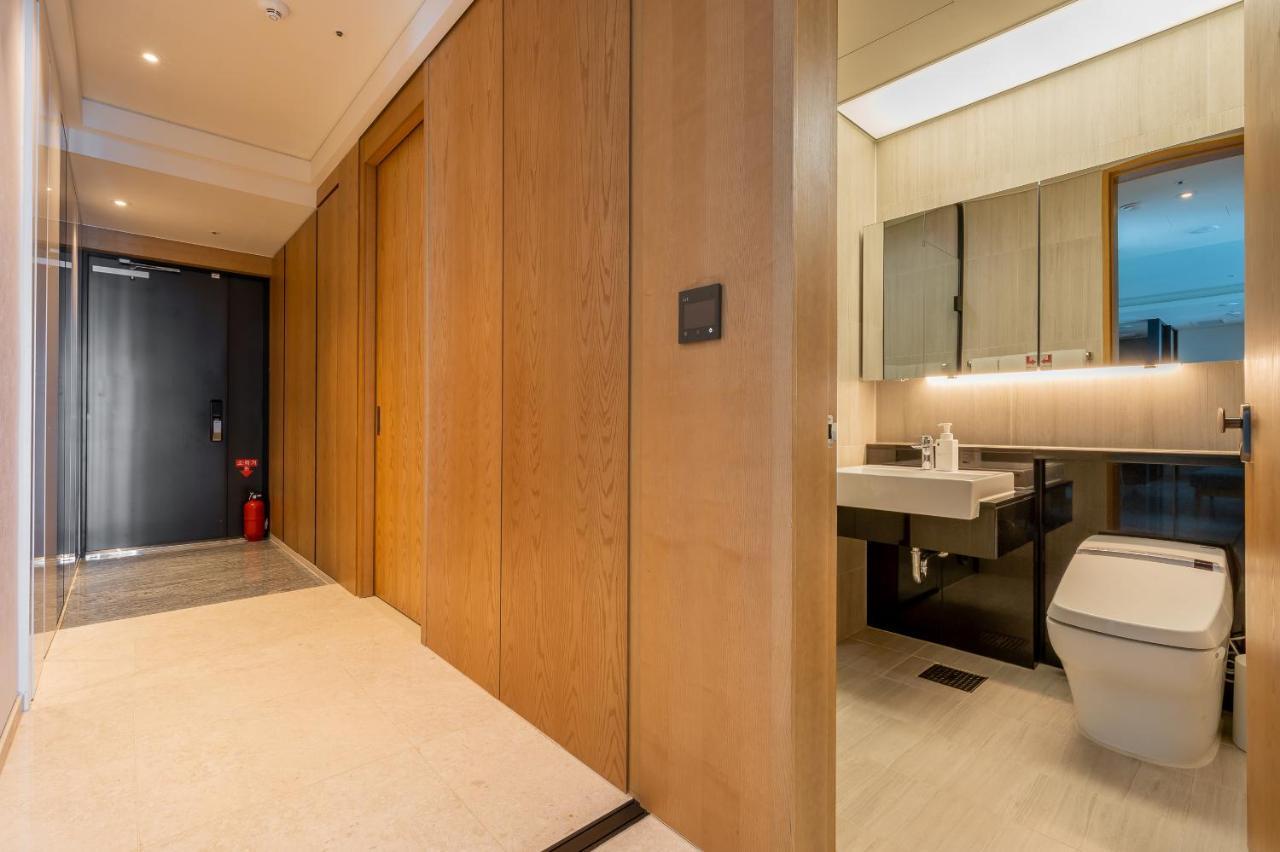 Hotel Lct Y Collection