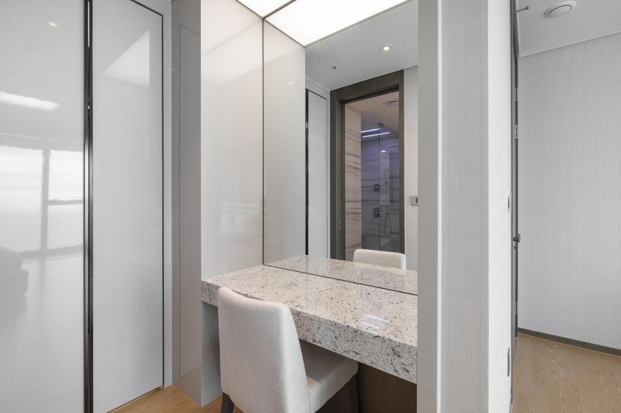 Hotel Lct Y Collection *
