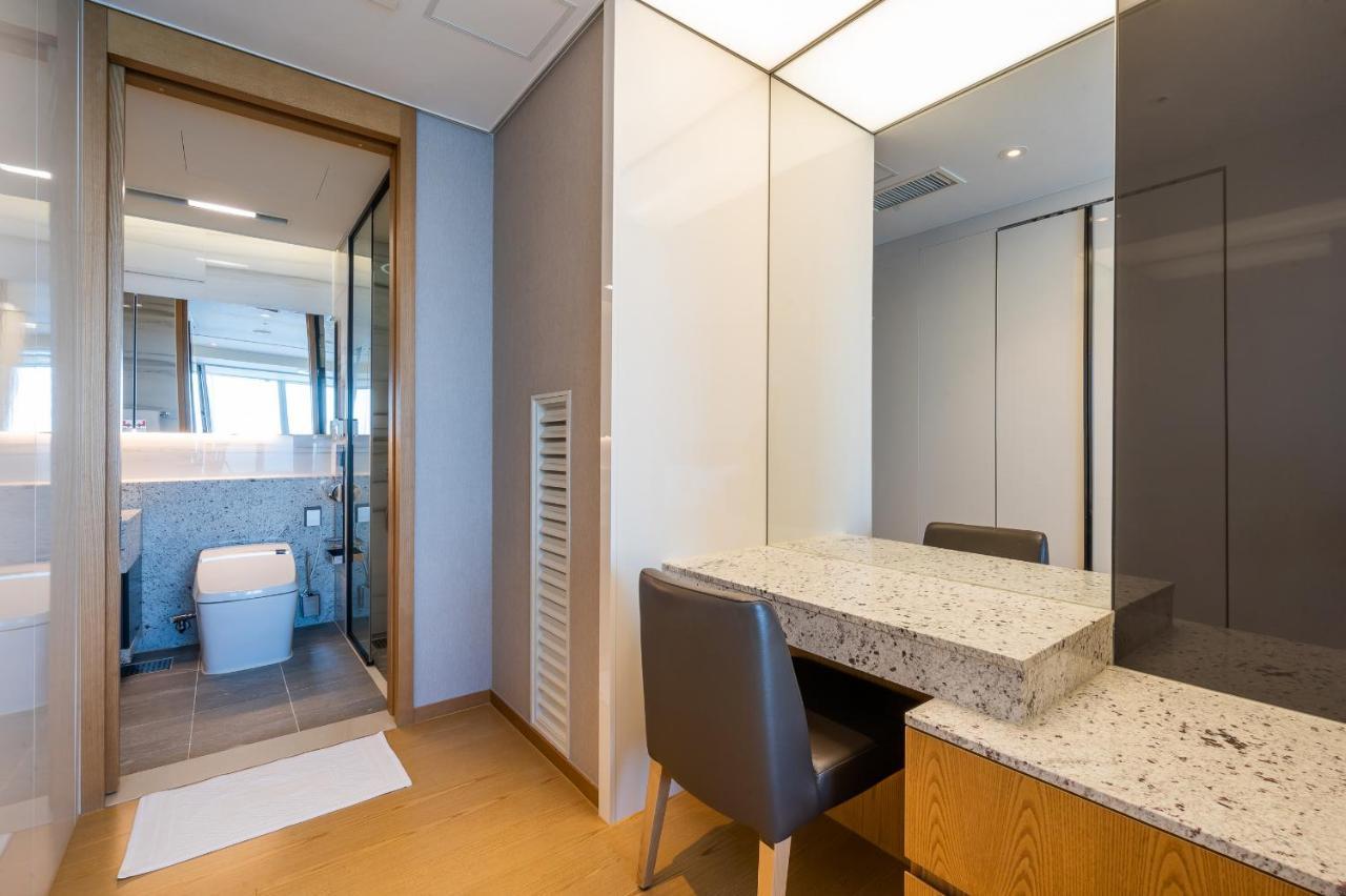Hotel Lct Y Collection *