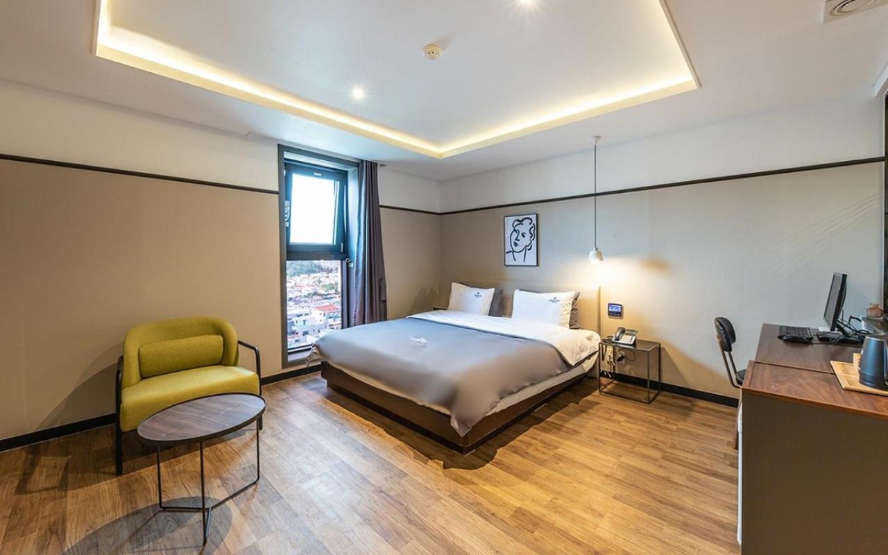 Brown Dot Jeonggwan Hotel