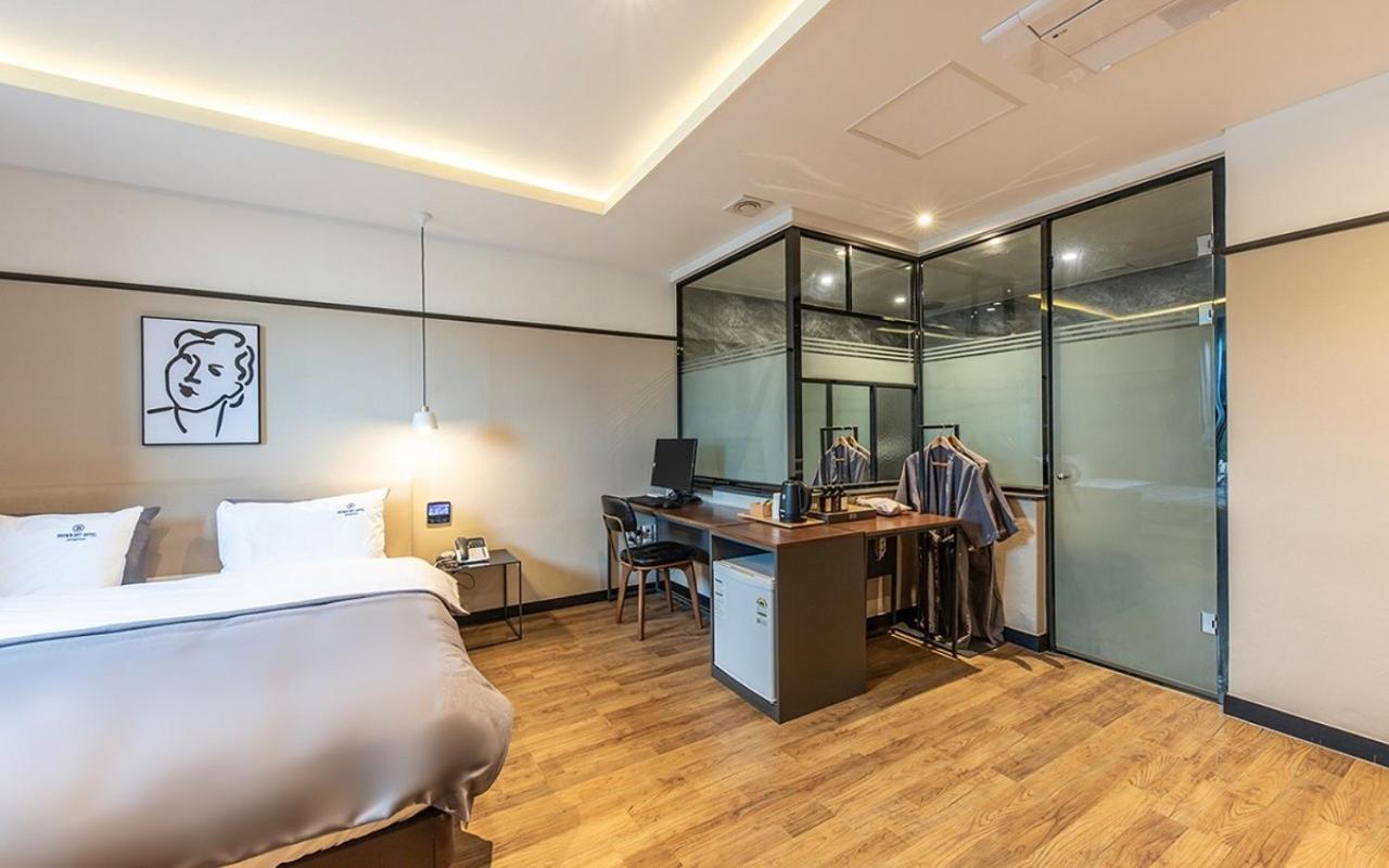 Brown Dot Jeonggwan Hotel *