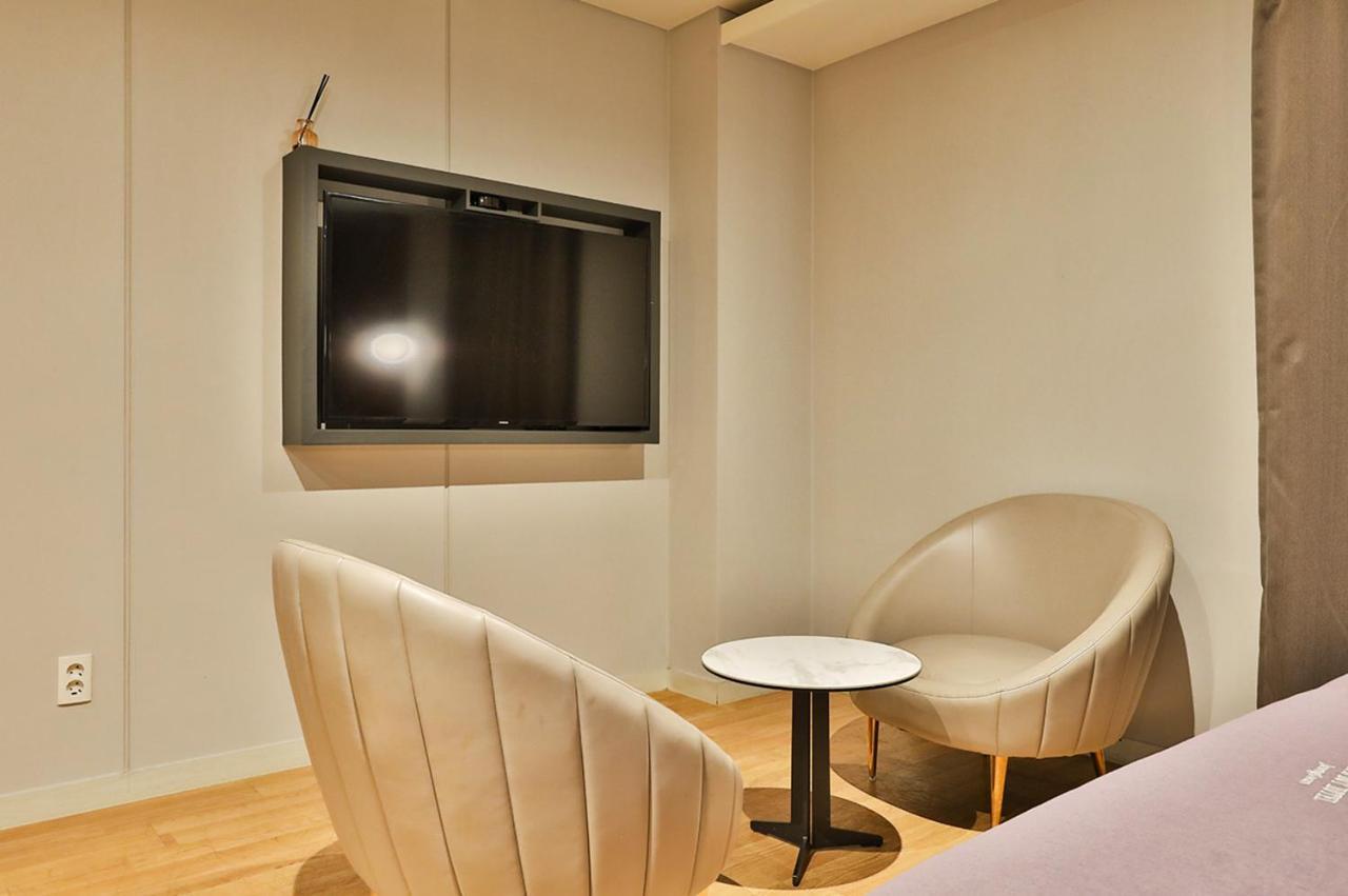 Hotel Brown Dot Jeonggwan