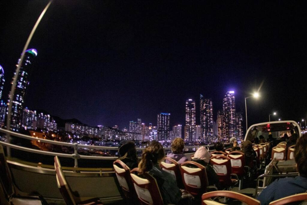 Penthouse Gwangan Located Main Enterance Of The Beach! Free Parking & Bbq With Amazing Patio! Busan