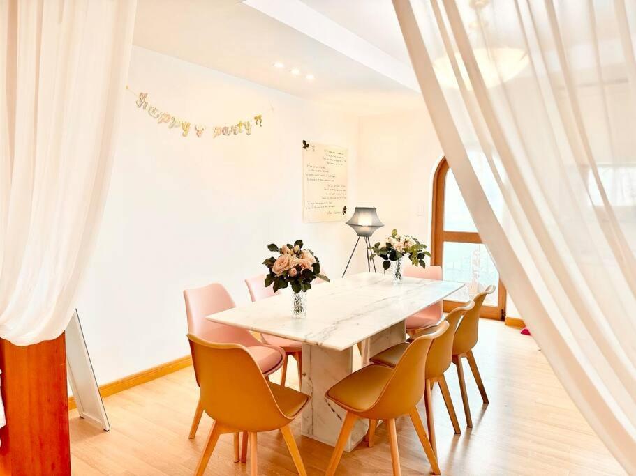 Villa Penthouse Gwangan Located Main Enterance Of The Beach! Free Parking & Bbq With Amazing Patio!