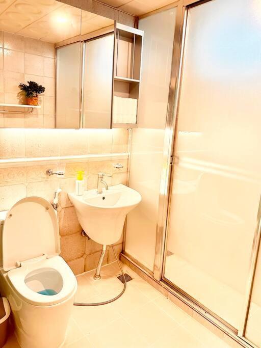 Villa Penthouse Gwangan Located Main Enterance Of The Beach! Free Parking & Bbq With Amazing Patio! *
