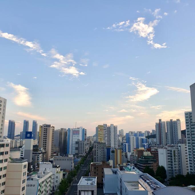 Villa Penthouse Gwangan Located Main Enterance Of The Beach! Free Parking & Bbq With Amazing Patio! Busan