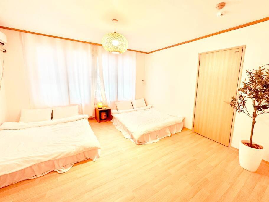 Penthouse Gwangan Located Main Enterance Of The Beach! Free Parking & Bbq With Amazing Patio! Busan