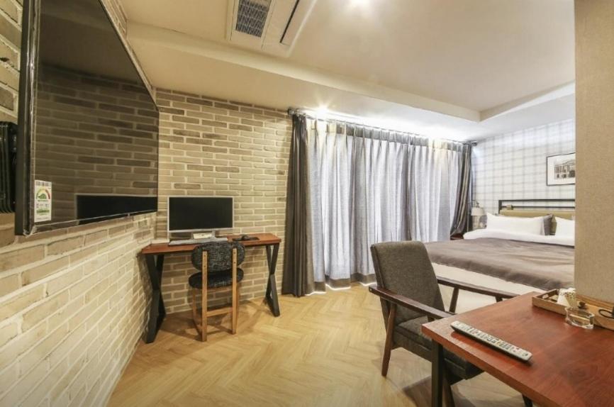Hotel Brown-dot Gwangalli *