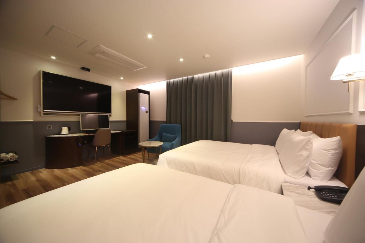 H Avenue Minam * Busan