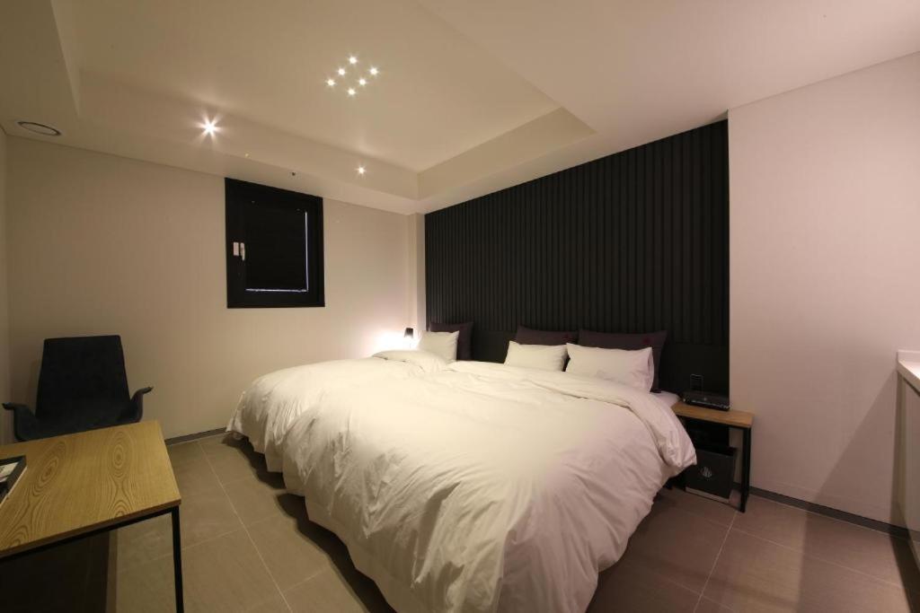Yeoubi Hotel *