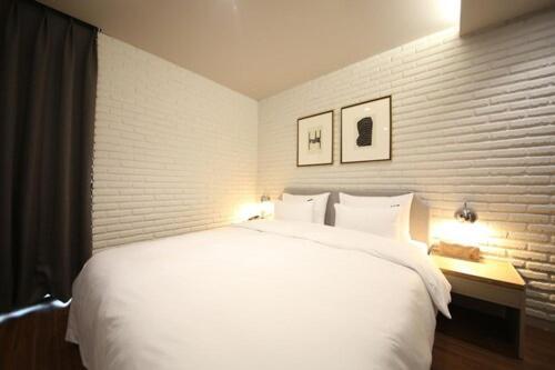 Hotel Brown Dot Sajik Baseball Stadium *