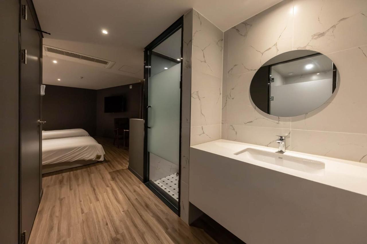 Hotel Brown Dot Hadan *