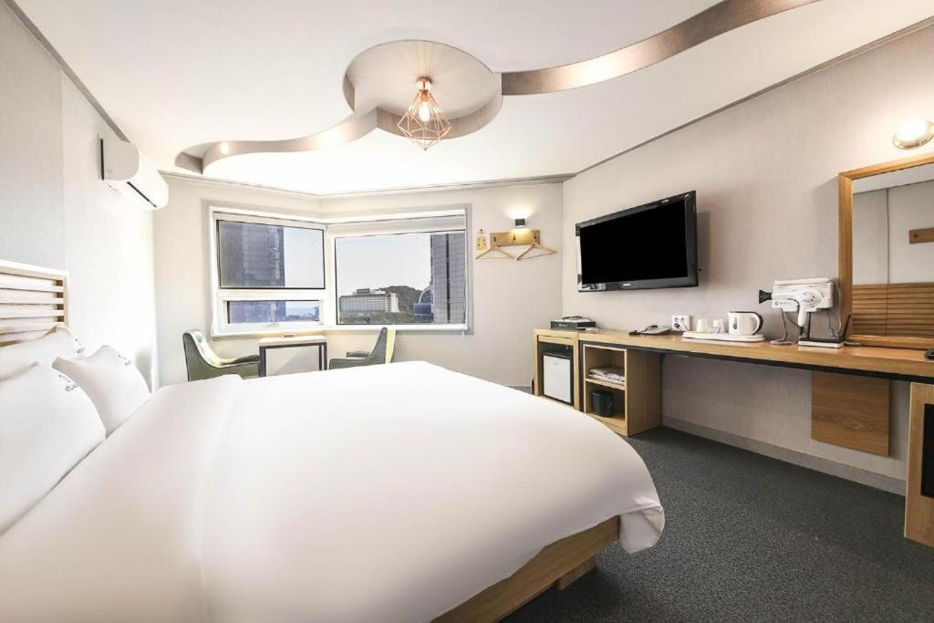 Haute Hotel 2*