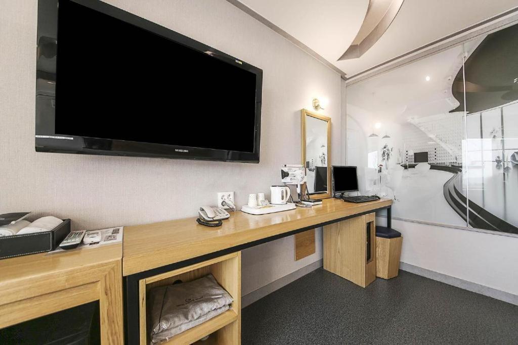 Haute Hotel
