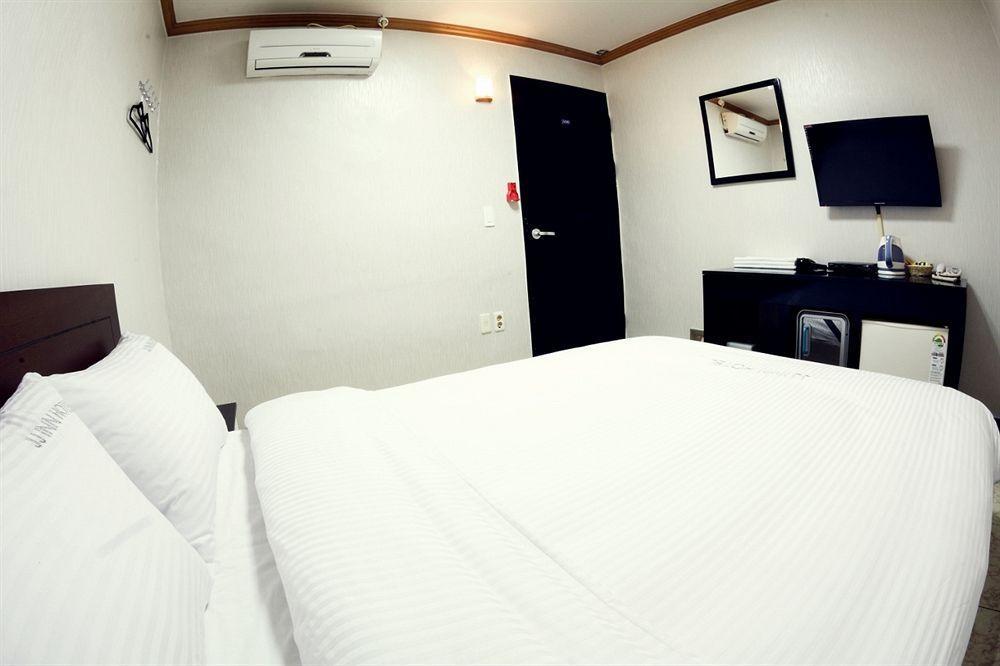 Hotel Jj 2*