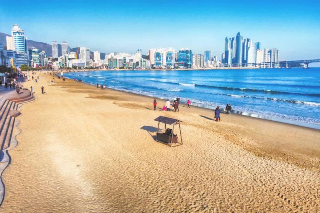 Penthouse Gwangan Located Main Enterance Of The Beach! Free Parking & Bbq With Amazing Patio! *