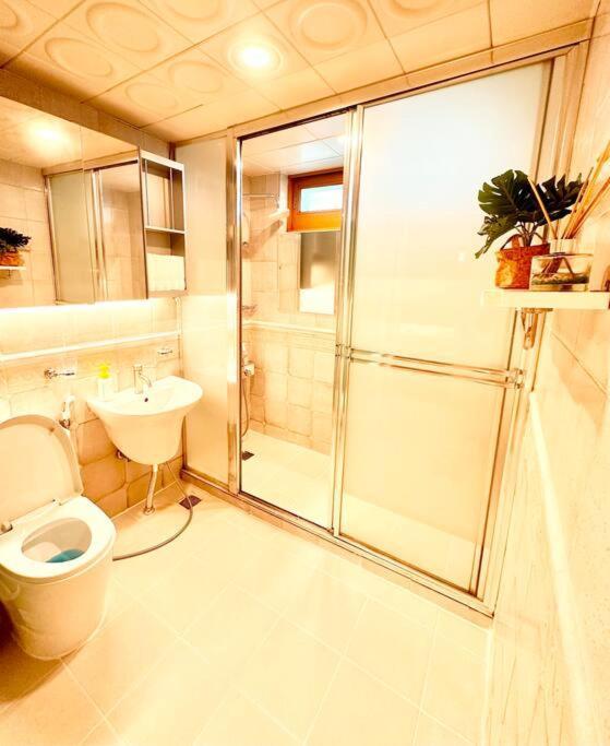 Penthouse Gwangan Located Main Enterance Of The Beach! Free Parking & Bbq With Amazing Patio!