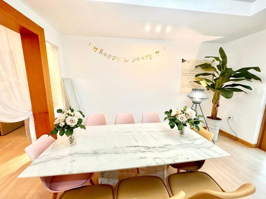 Penthouse Gwangan Located Main Enterance Of The Beach! Free Parking & Bbq With Amazing Patio!